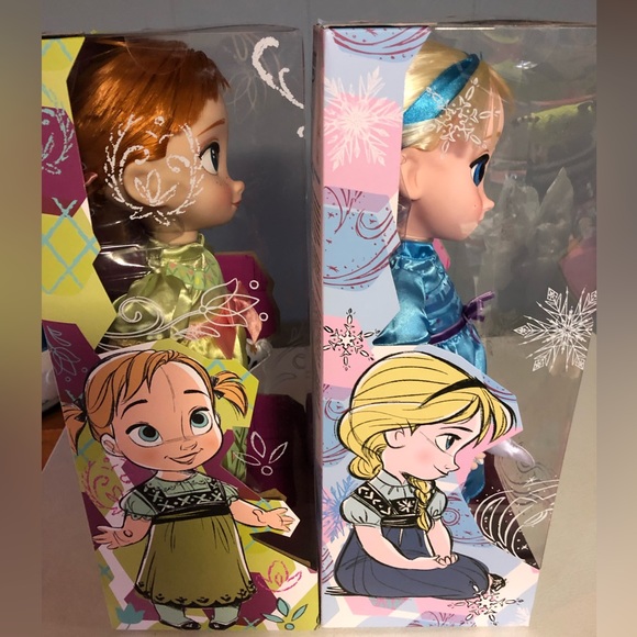 Disney Animators Collection Elsa and Anna Dolls - Picture 2 of 5